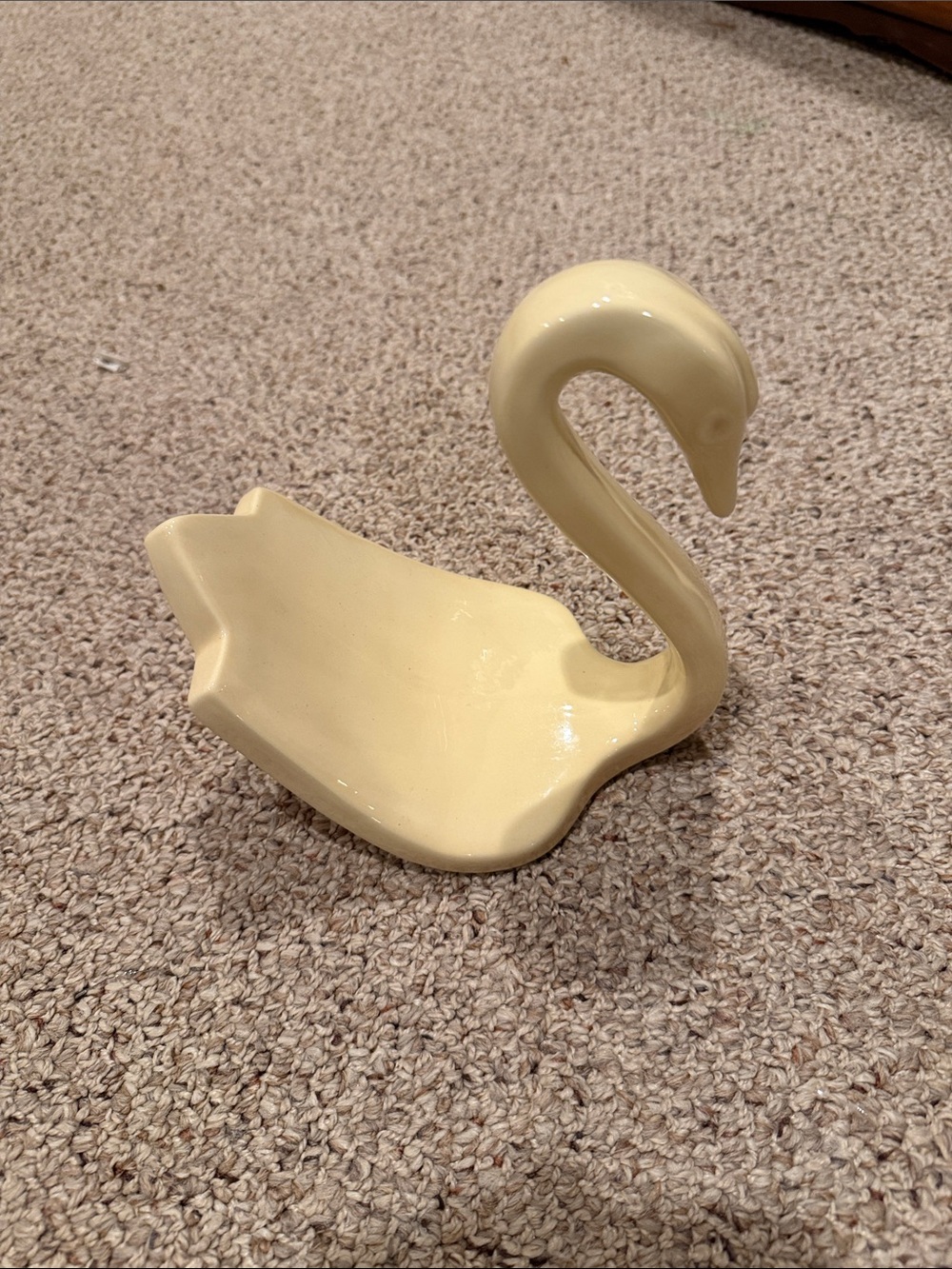 Ceramic Swan Jewelry or Soap Dish in Pale Yellow